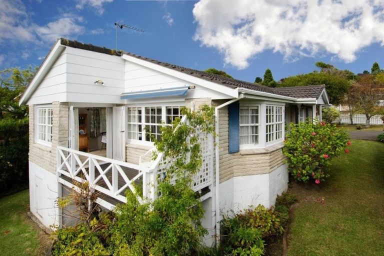 Photo of property in 71 Glencoe Road, Browns Bay, Auckland, 0630