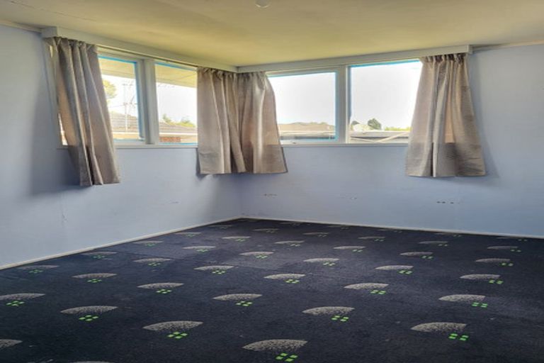 Photo of property in 12 Brains Road, Kelston, Auckland, 0602