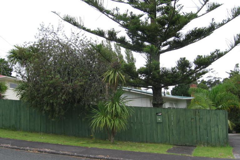 Photo of property in 46 Saffron Street, Birkdale, Auckland, 0626