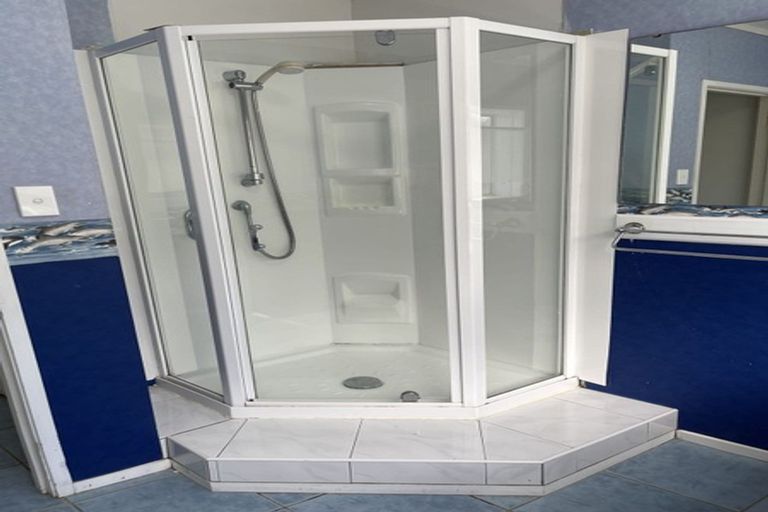 Photo of property in 56 Prince Regent Drive, Half Moon Bay, Auckland, 2012