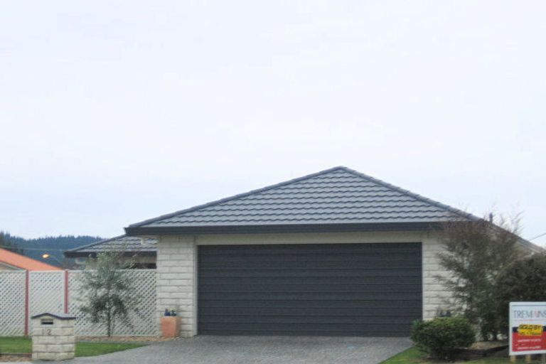 Photo of property in 12 Alderney Way, Taradale, Napier, 4112