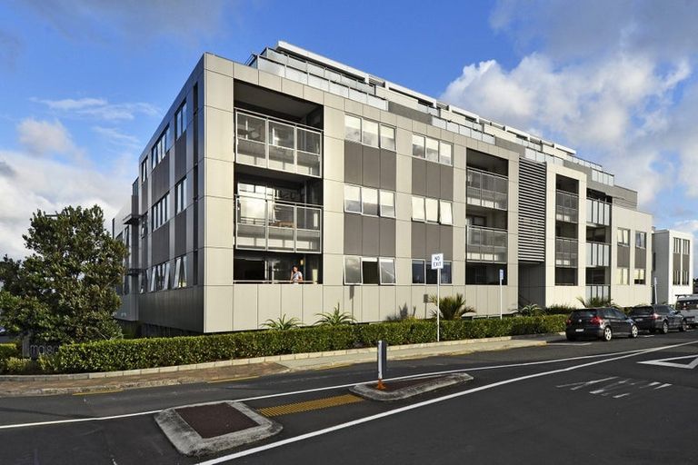 Photo of property in Maison Apartments, 112/16 Huron Street, Takapuna, Auckland, 0622