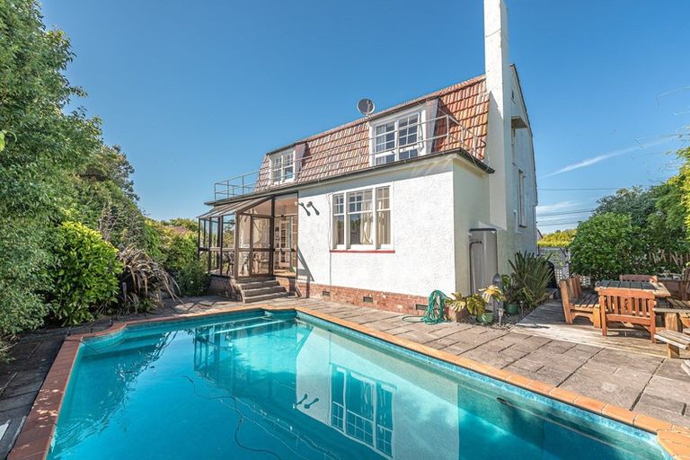 Photo of property in 3 Dickson Crescent, Saint Johns Hill, Whanganui, 4500