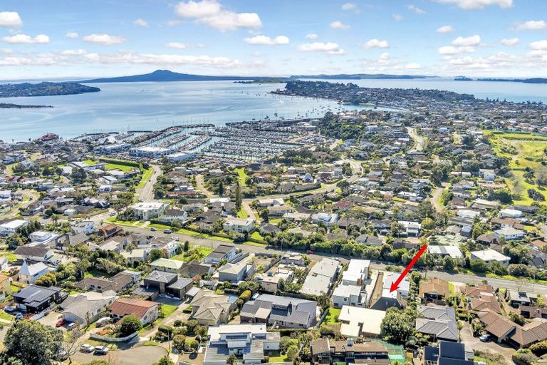 Photo of property in 2/21 Sunderlands Road, Half Moon Bay, Auckland, 2012