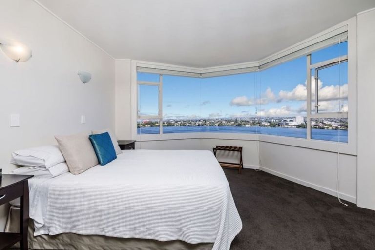 Photo of property in 10/90 Kitchener Road, Milford, Auckland, 0620