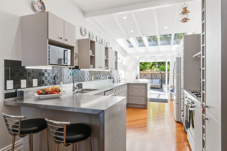 Photo of property in 500 Evans Bay Parade, Hataitai, Wellington, 6021