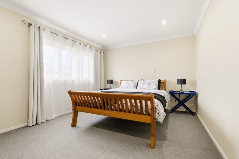 Photo of property in 2/17 Tremaine Avenue, Two Mile Bay, Taupo, 3330