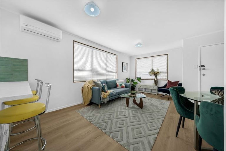 Photo of property in 2/52 Butterworth Drive, Glendene, Auckland, 0602