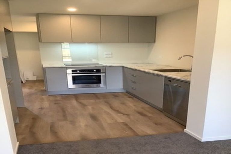 Photo of property in 31 Mcgrath Way, Taita, Lower Hutt, 5011