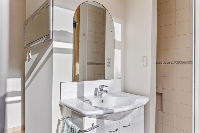 Photo of property in 15 Homewood Avenue, Levin, 5510