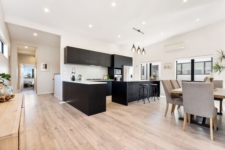 Photo of property in 31 Ascension Crescent, Orewa, 0931