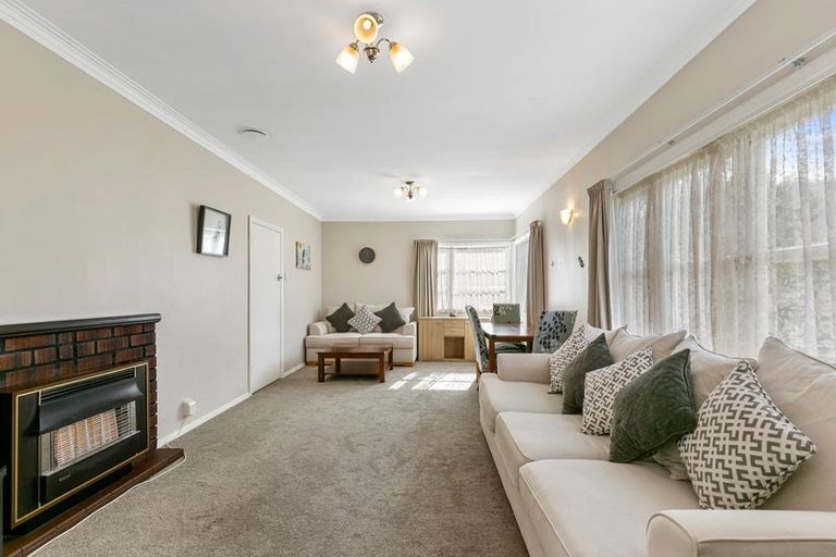 Photo of property in 33 Ranui Terrace, Tawa, Wellington, 5028
