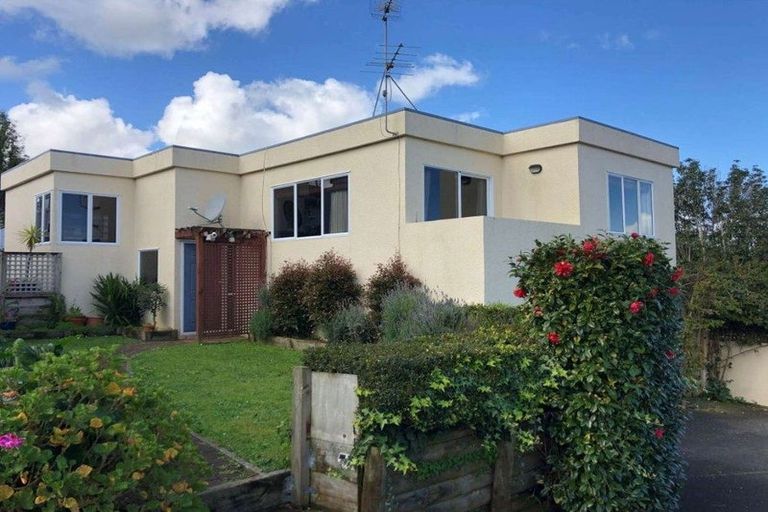 Photo of property in 103b Redoubt Road, Goodwood Heights, Auckland, 2105