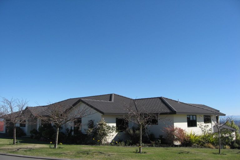 Photo of property in 2 Hikanui Place, Havelock North, 4130