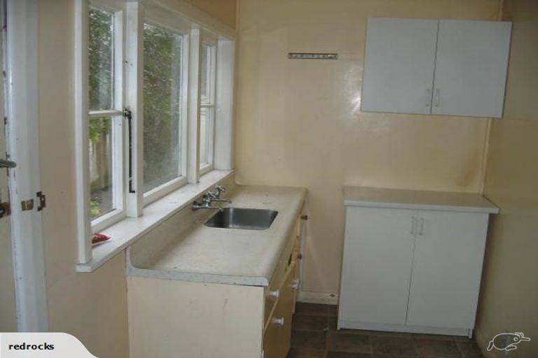 Photo of property in 16 Cruickshank Street, Kilbirnie, Wellington, 6022