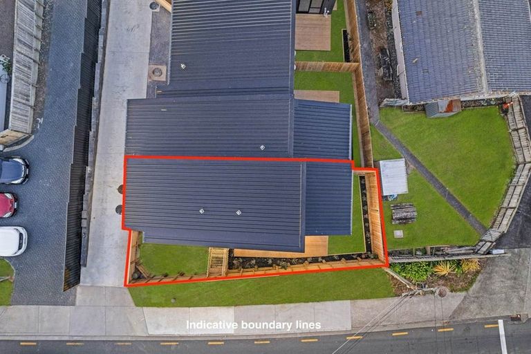 Photo of property in 98a Royal Road, Massey, Auckland, 0614