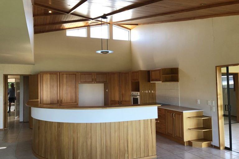 Photo of property in 46 Wade River Road, Stanmore Bay, Whangaparaoa, 0932