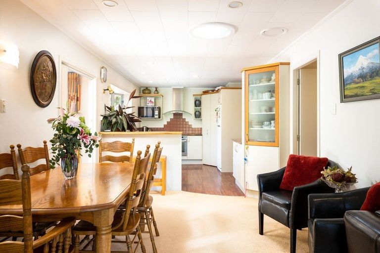 Photo of property in 172a Mangorei Road, Merrilands, New Plymouth, 4312