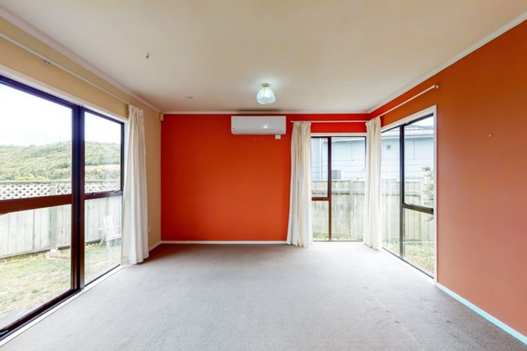 Photo of property in 12 Jasmine Grove, Maungaraki, Lower Hutt, 5010