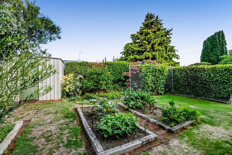 Photo of property in 13 Quin Crescent, Hawera, 4610