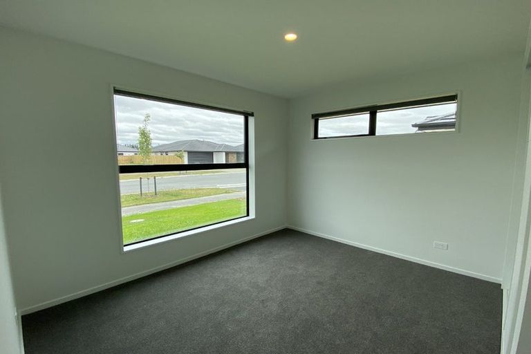 Photo of property in 23 Bill Hammond Drive, Belfast, 8051