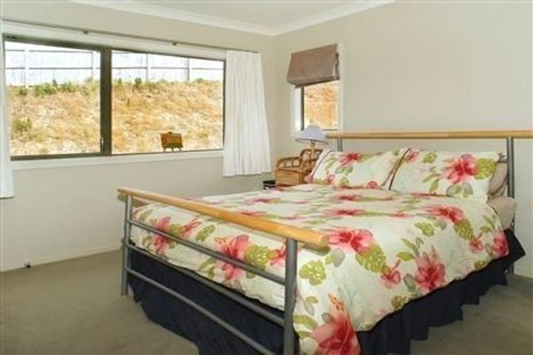 Photo of property in 24 Dusky Crescent, Aotea, Porirua, 5024