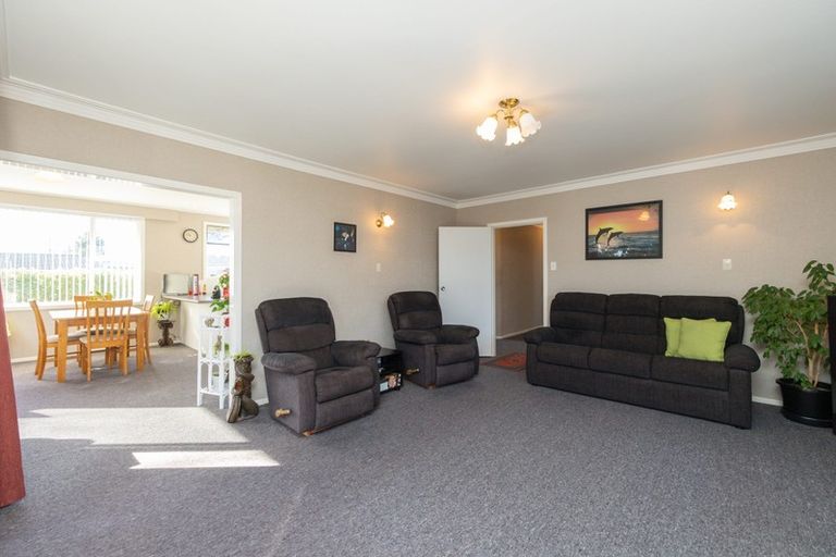 Photo of property in 64 Nevada Drive, Merrilands, New Plymouth, 4312