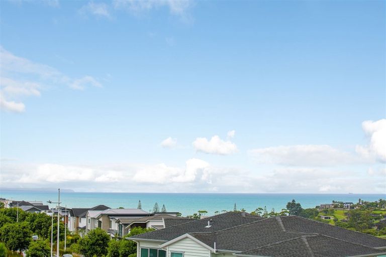 Photo of property in 44 Coventry Way, Long Bay, Auckland, 0630