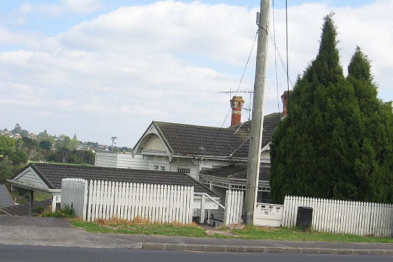 Photo of property in 2/98 Birkenhead Avenue, Birkenhead, Auckland, 0626