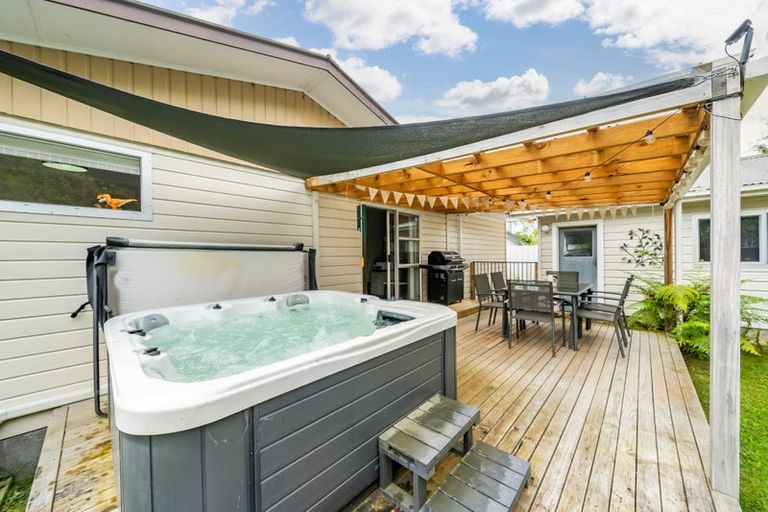 Photo of property in 36 Larchmont Grove, Totara Park, Upper Hutt, 5018