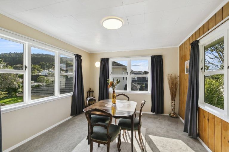 Photo of property in 23 Larsen Crescent, Tawa, Wellington, 5028