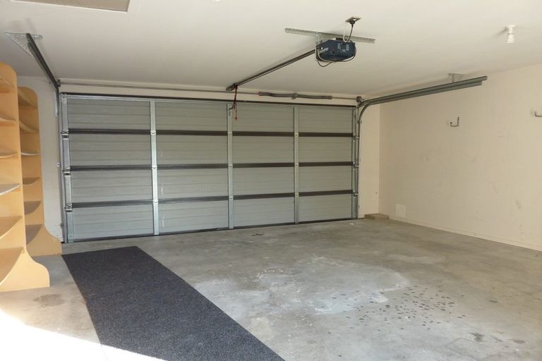 Photo of property in 28 Mokihi Gardens, Hillmorton, Christchurch, 8024