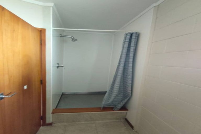 Photo of property in 14 Chelsea View Drive, Chatswood, Auckland, 0626