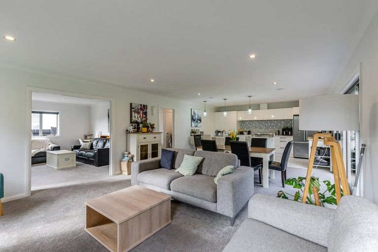 Photo of property in 127 Atawhai Road, Fitzherbert, Palmerston North, 4410