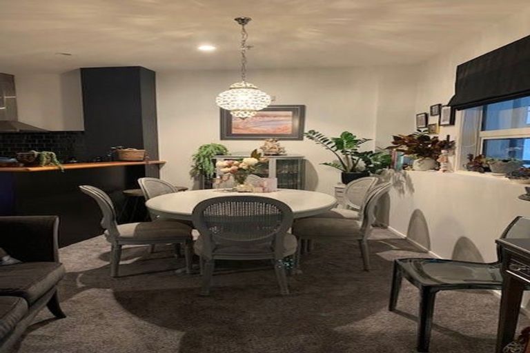 Photo of property in Stadium Garden Flats, 411/107 Thorndon Quay, Pipitea, Wellington, 6011