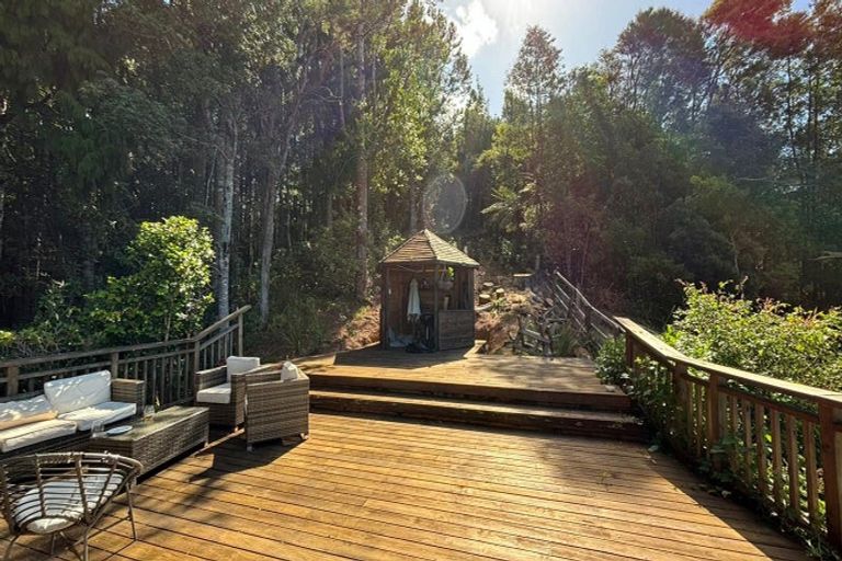 Photo of property in 1194 Scenic Drive North, Swanson, Auckland, 0816