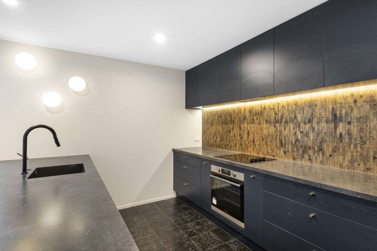 Photo of property in 9 Rehua Place, Waiwhakaiho, New Plymouth, 4312