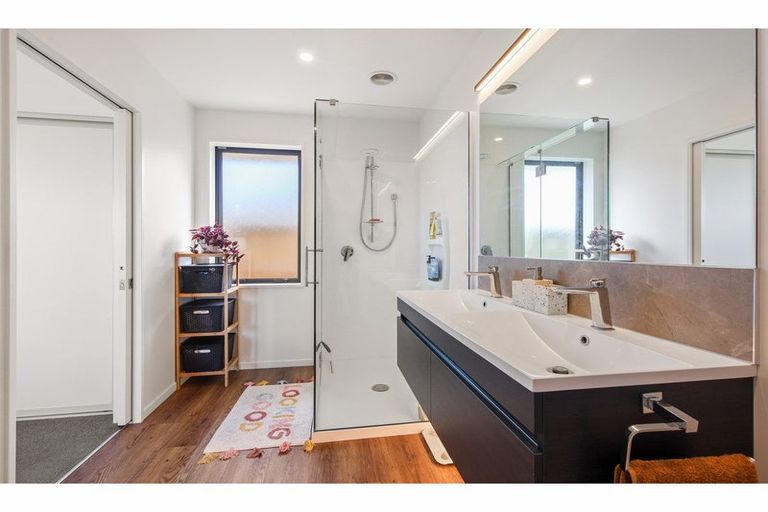 Photo of property in 10 Crossley Avenue, Woodend, 7610