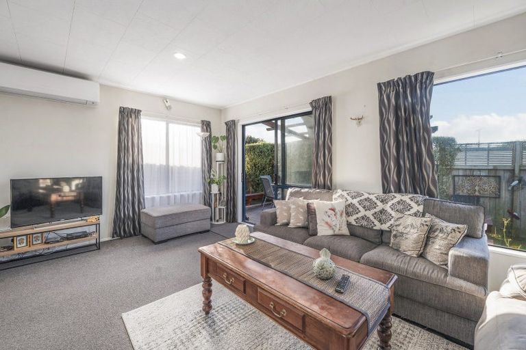 Photo of property in 2a Cochrane Street, Fairy Springs, Rotorua, 3015