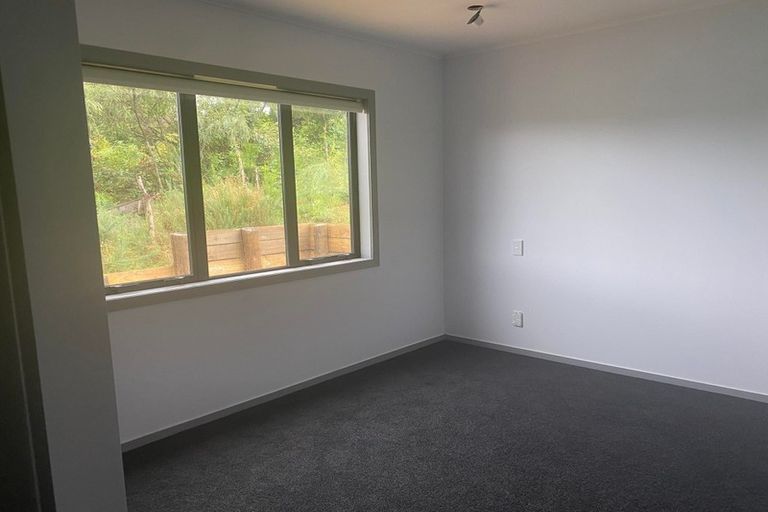 Photo of property in 34c Speargrass Grove, Timberlea, Upper Hutt, 5018