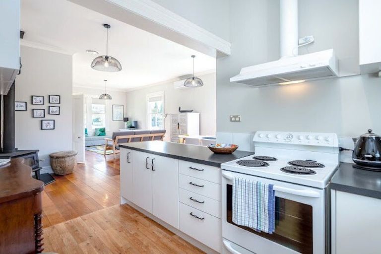 Photo of property in 28 Cork Street, Martinborough, 5711