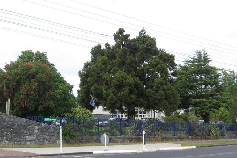 Photo of property in 1/70 Archibald Road, Kelston, Auckland, 0602