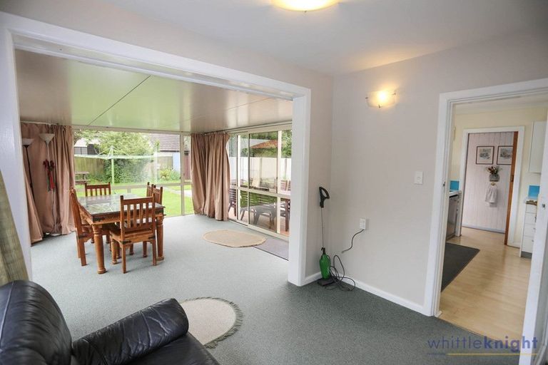 Photo of property in 124 Memorial Avenue, Burnside, Christchurch, 8053