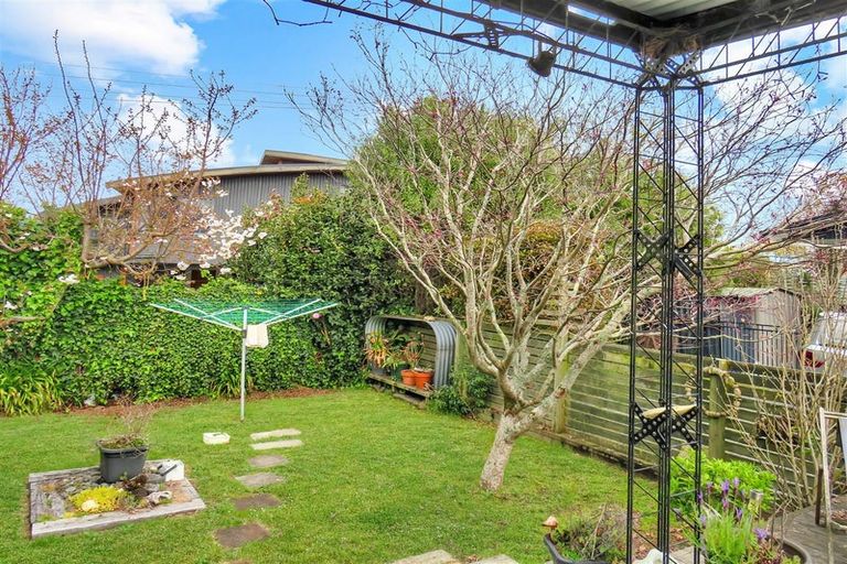 Photo of property in 9a Holden Avenue, Holdens Bay, Rotorua, 3010
