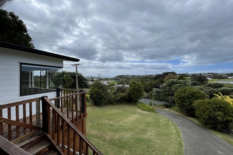 Photo of property in 21 Rimu Road, Stanmore Bay, Whangaparaoa, 0932