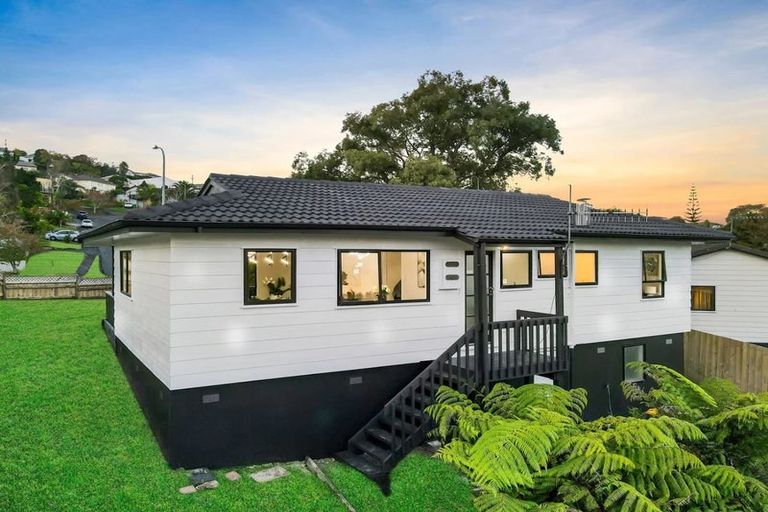 Photo of property in 87 West Harbour Drive, West Harbour, Auckland, 0618