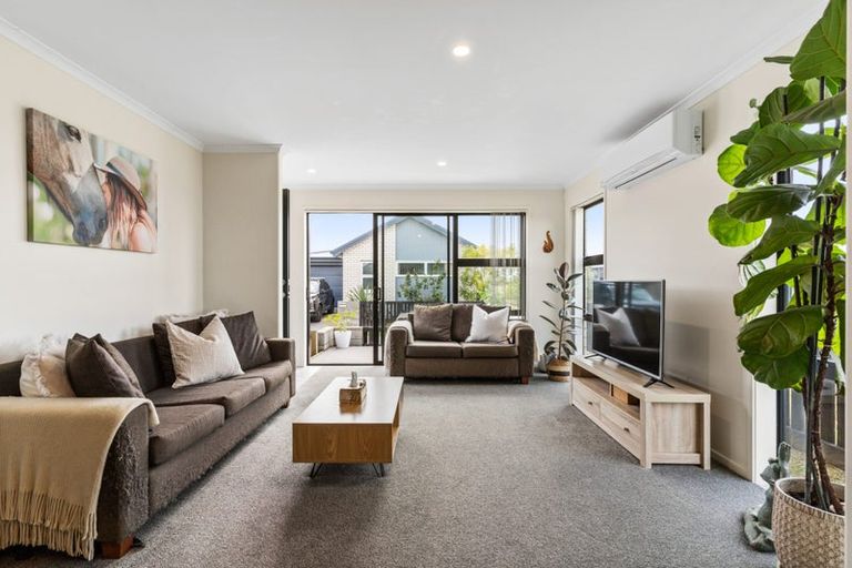 Photo of property in 12 Pense Place, Papamoa, 3118