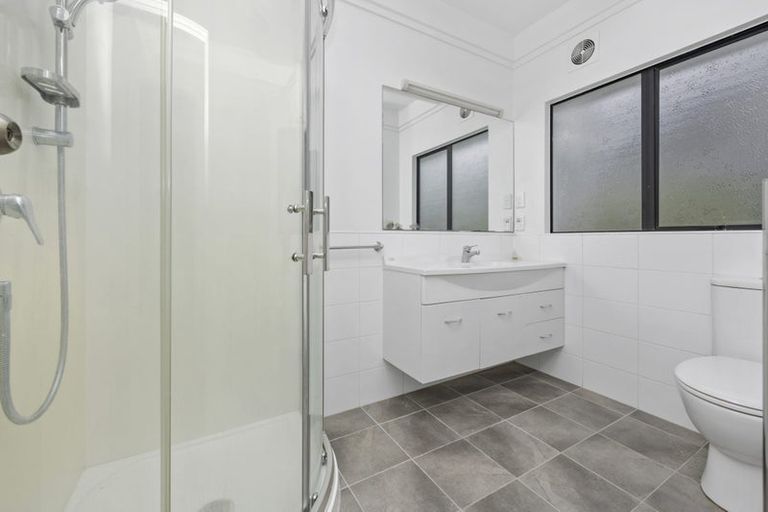 Photo of property in 2/41 Merriefield Avenue, Forrest Hill, Auckland, 0620