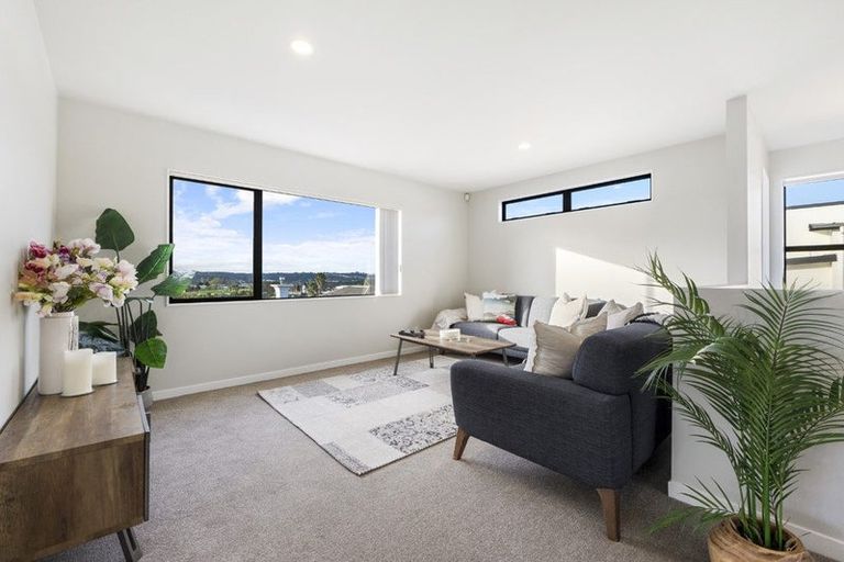 Photo of property in 16 Oak View Terrace, Schnapper Rock, Auckland, 0632