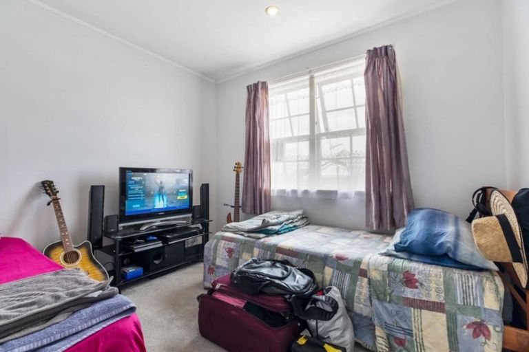 Photo of property in 24 Catkin Crescent, Papatoetoe, Auckland, 2025